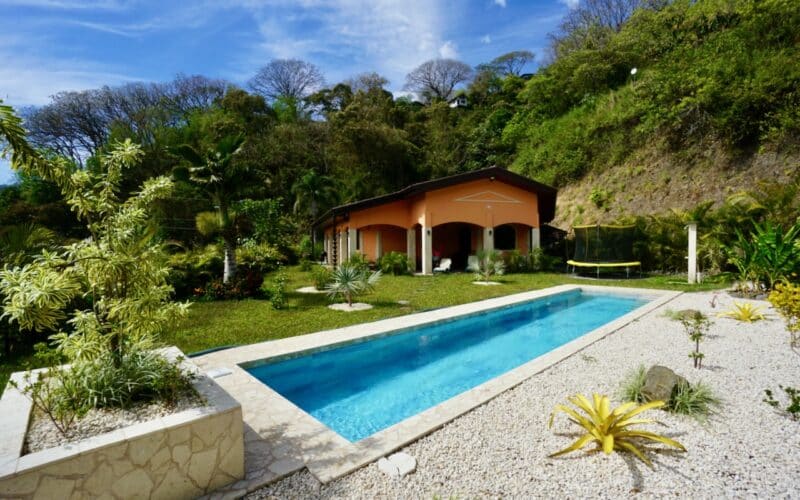 New bungalow with pool