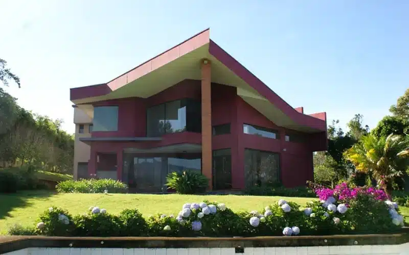 Luxurious house with guest house
